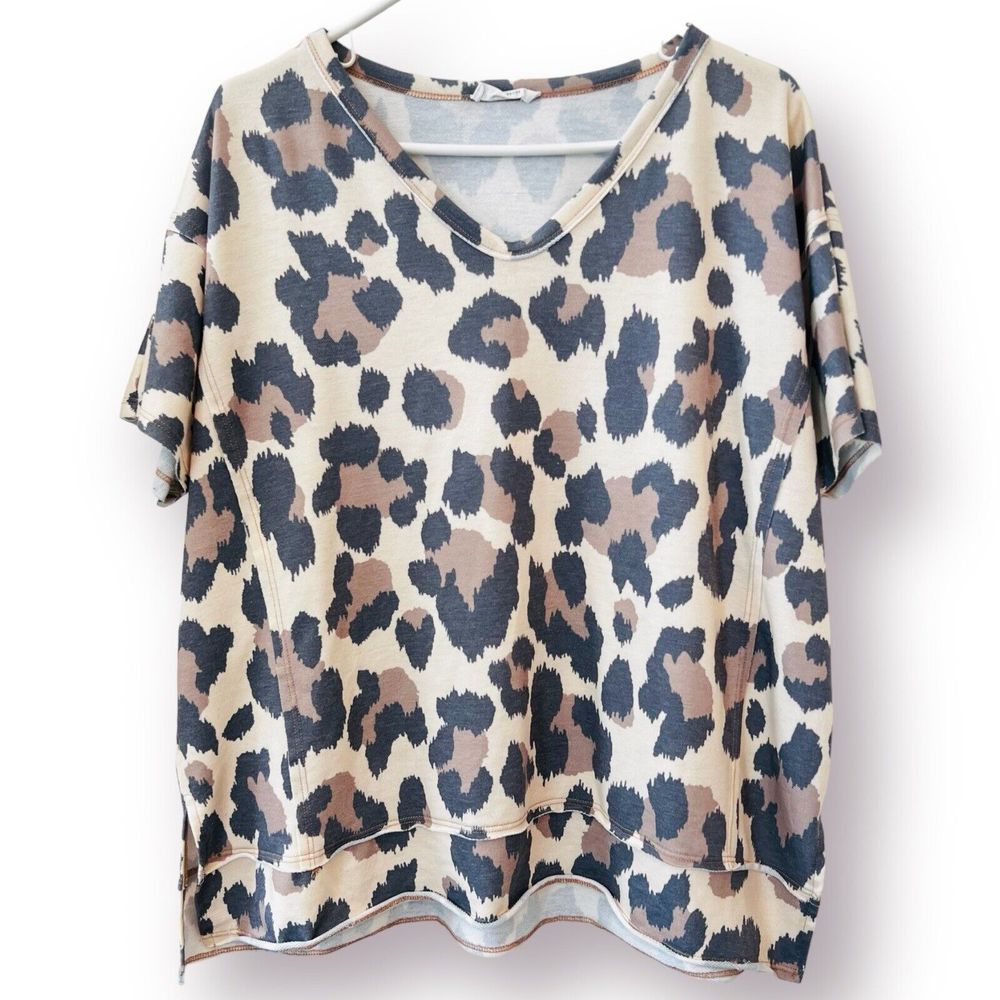 First Love by lovelyn Leopard Animal Print Short Sleeve Boxy Top Medium Tan